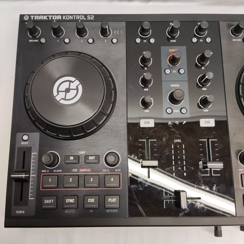 NATIVE INTRUMENTS TRAKTOR KONTROL S2 DJ CONTROLLER AND AUDIO INTERFACE MIXER