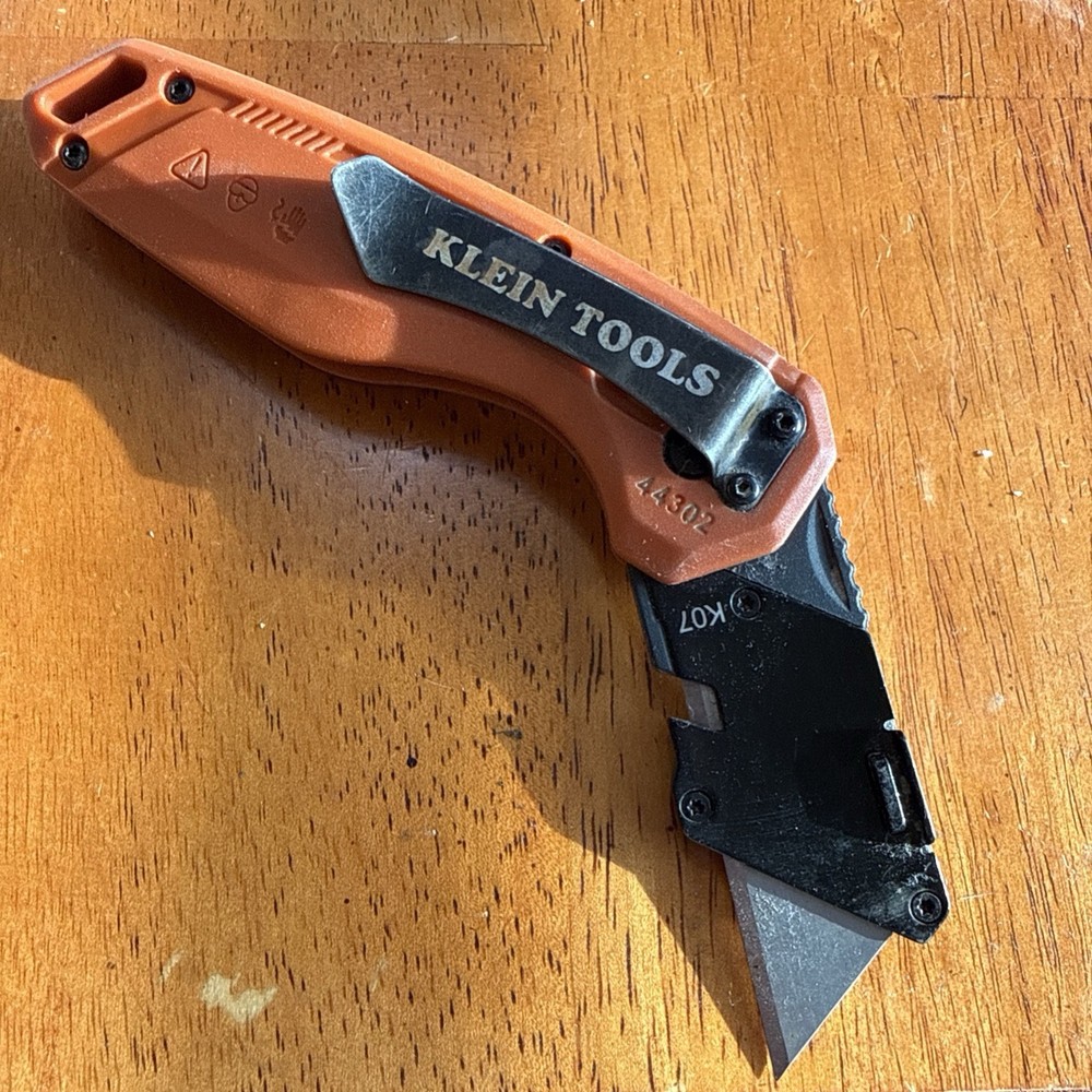 Klein Tools 44302 Folding FLICKBLADE Utility Knife EUC Free Shipping