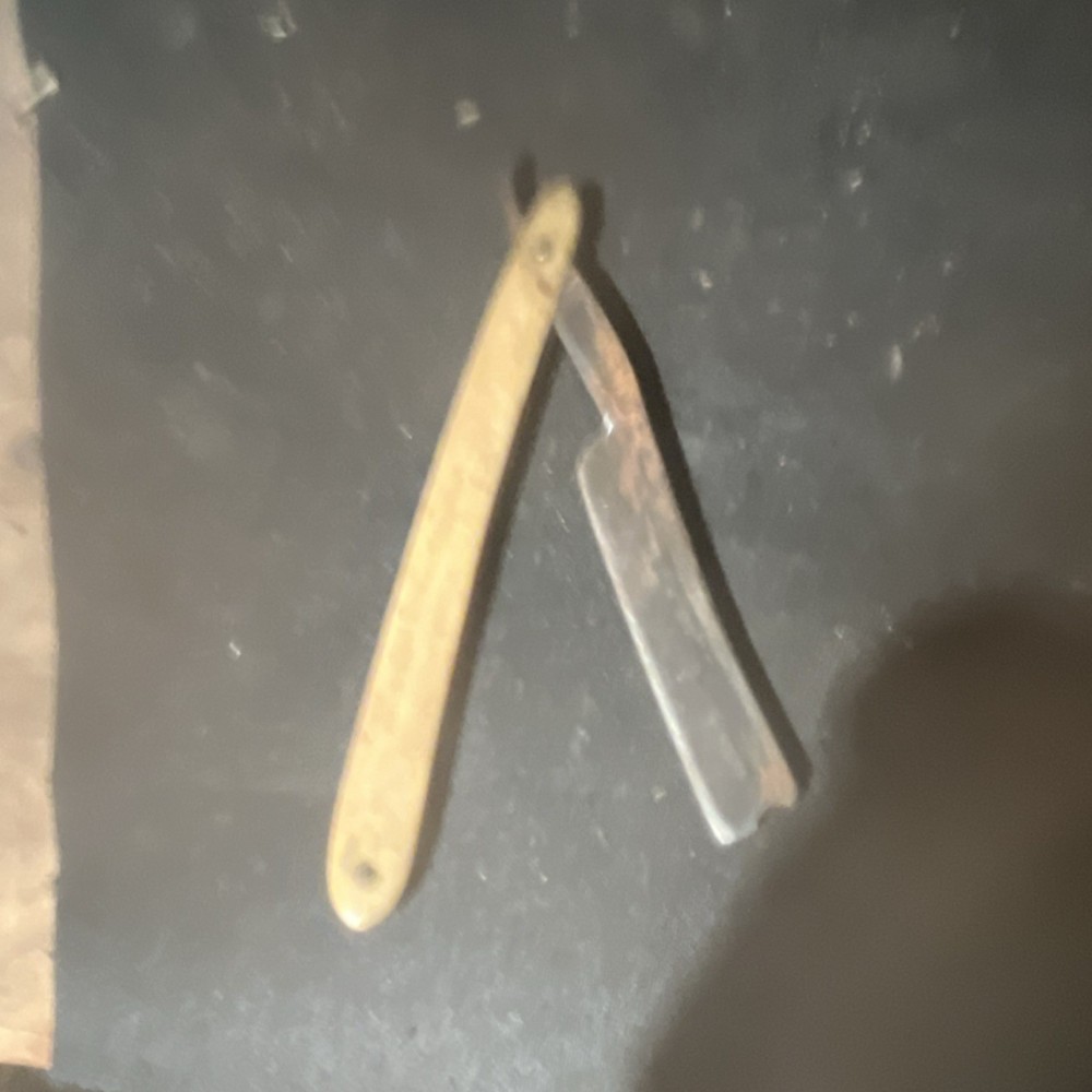 Vintage Collectible Straight Razor / read Description below