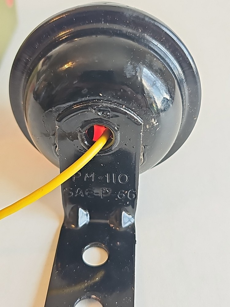 Peterson Manufacturing PM 2L6306 Angle Bracket Clearance light