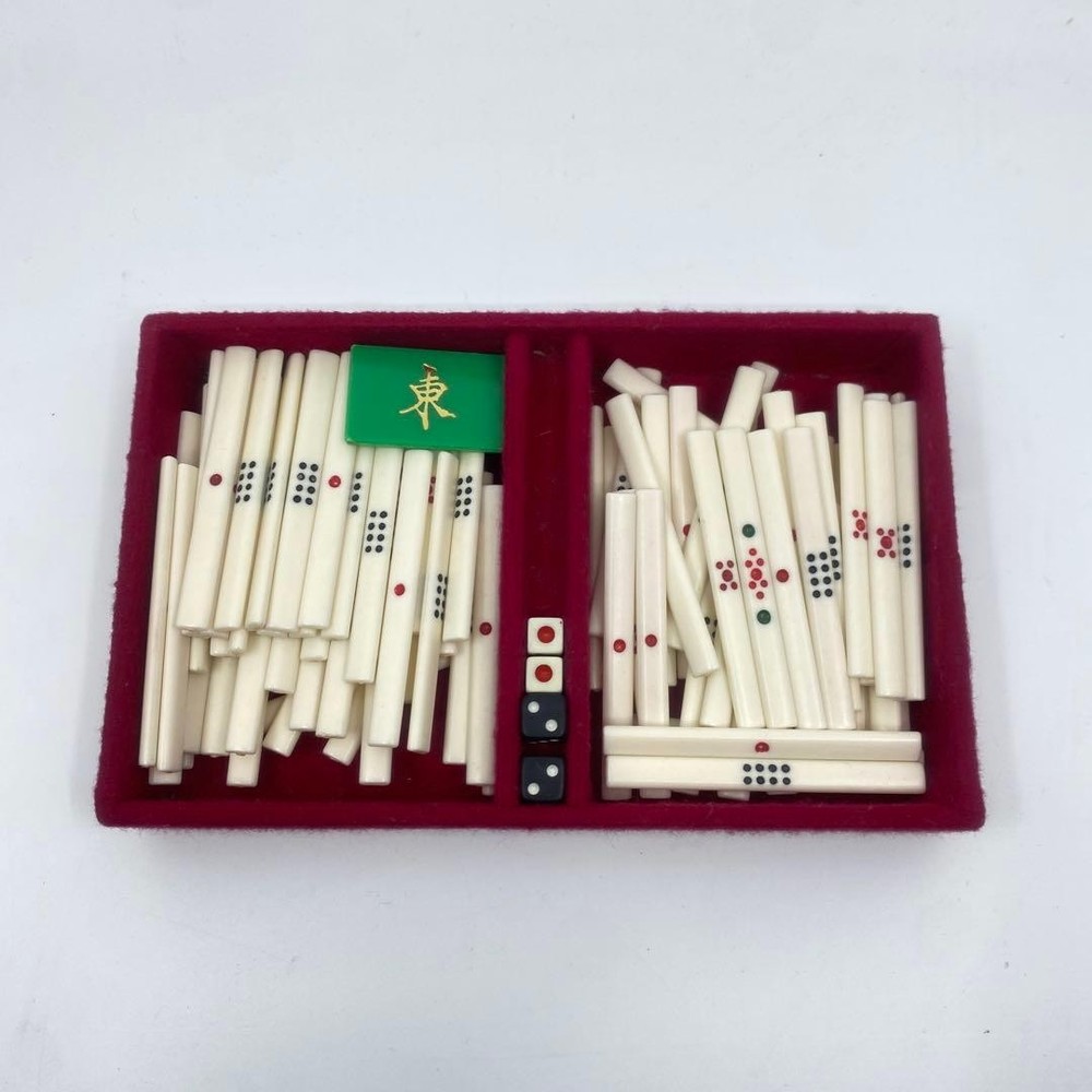 Showa Retro Mahjong Tile Set with Case