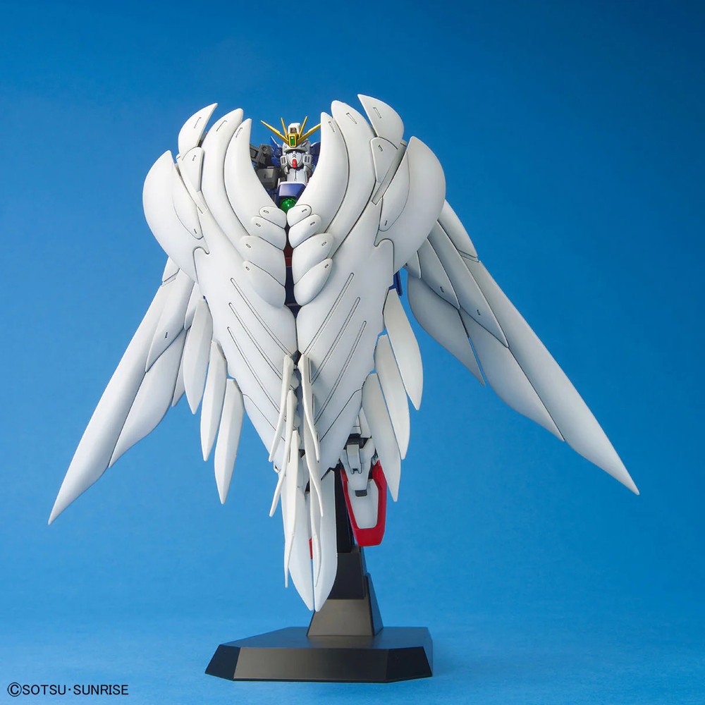 MG 1/100 Wing Gundam: Zero Custom