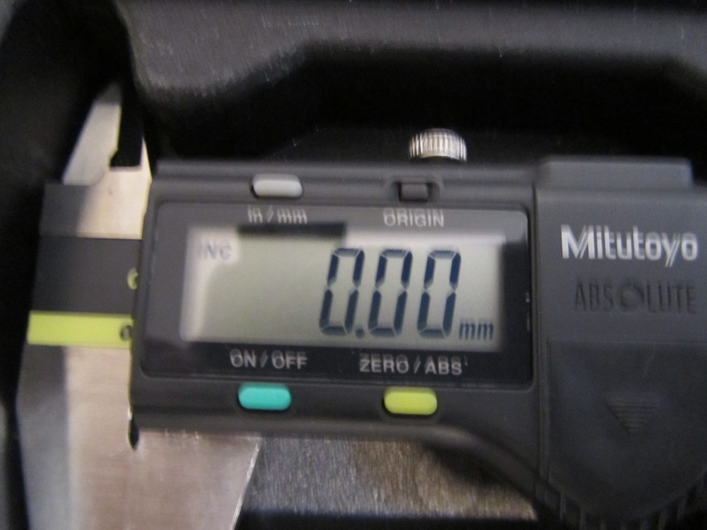 Mitutoyo 500-171-20 CD-6"CX Absolute Digimatic Calipers