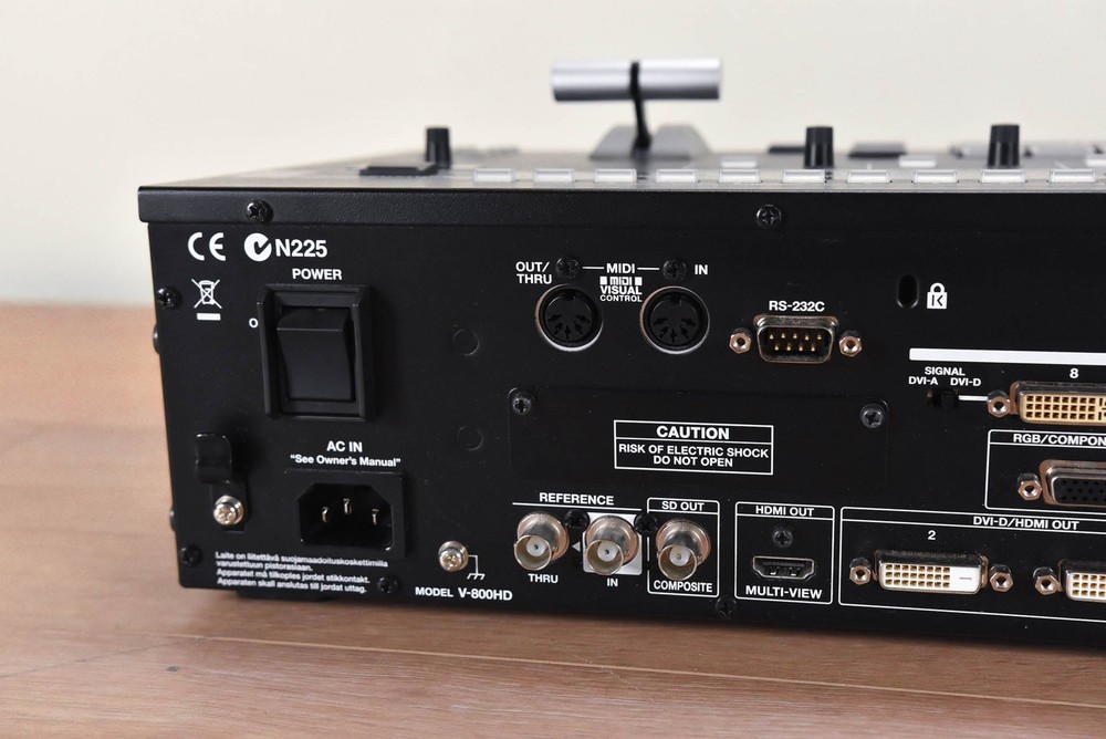 Roland V-800HD Multi-Format Video Switcher CG00Y8L