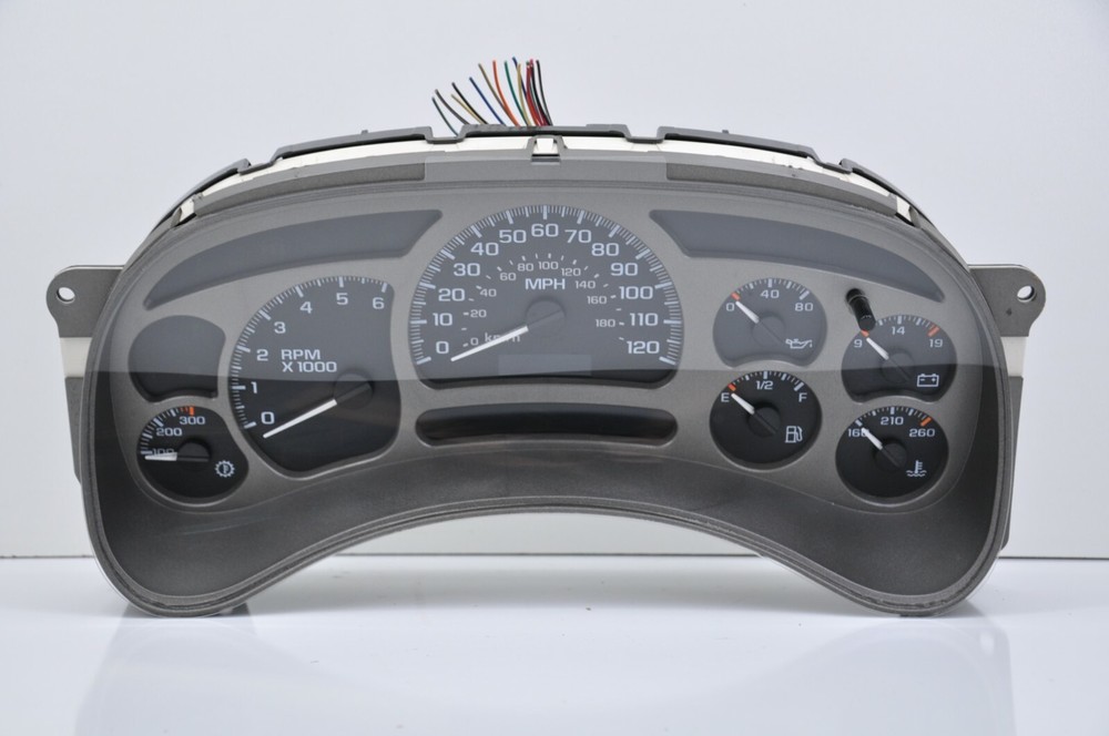 🚘▶️ 2003-2006  ESCALADE SILVERADO Silver Black CLUSTER BB