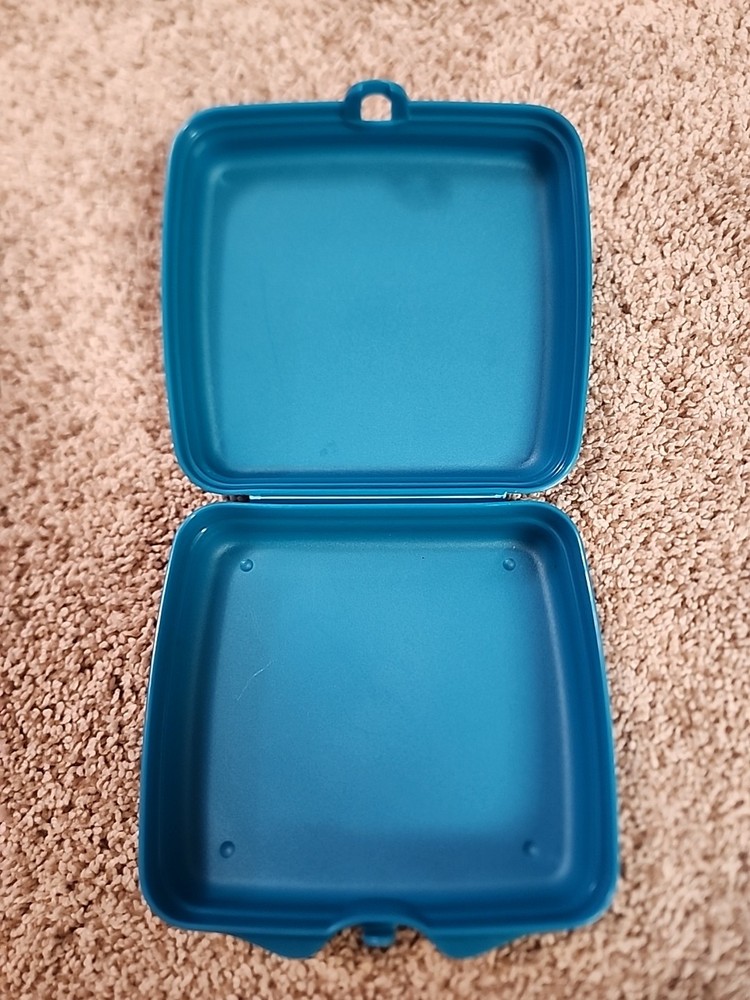 Tupperware Wonder Woman Sandwich Container Box