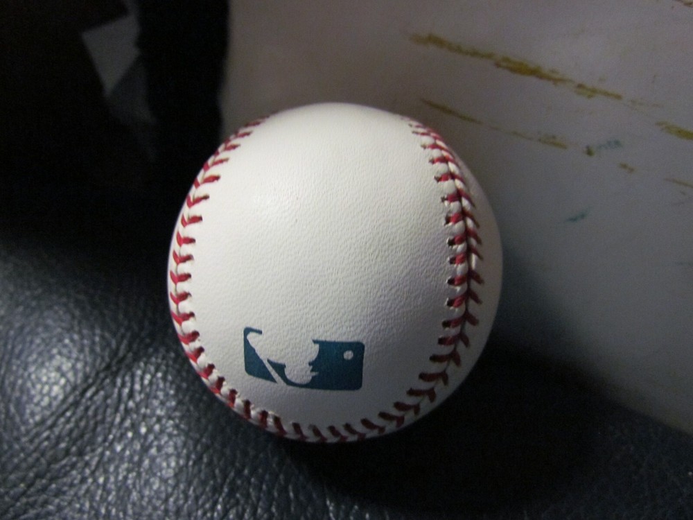 Dan Uggla Signed Baseball