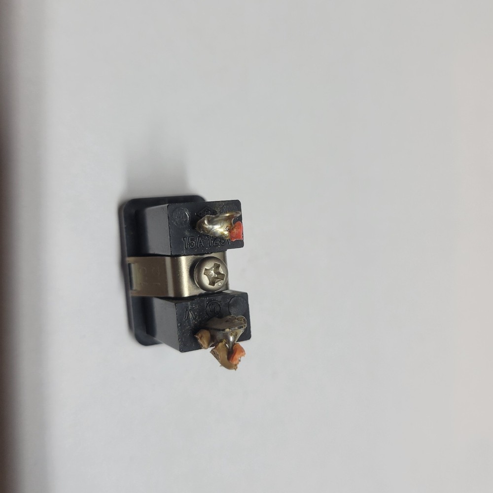 Marantz SR-2000 Power connector