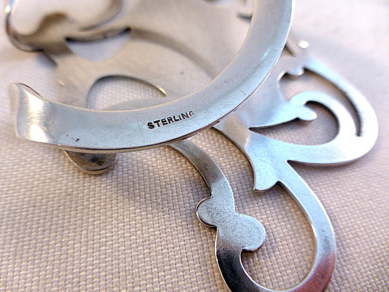 Fancy Large Sterling Napkin Clip-Mono'D Vera