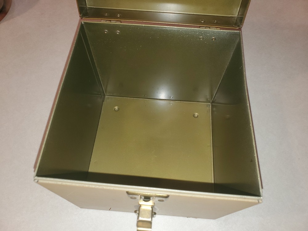 Vintage Metal 45 Record Holder Storage Carrying Case