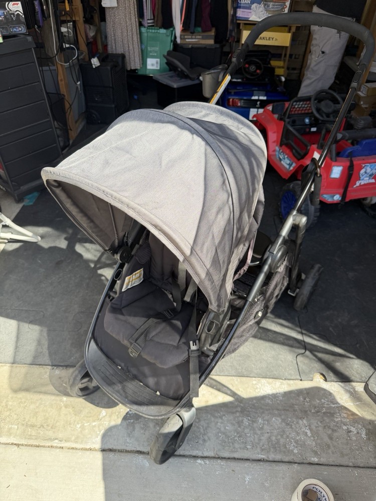Graco Ready2Grow LX 2.0 Double Stroller Features Bench Seat Standing Platform