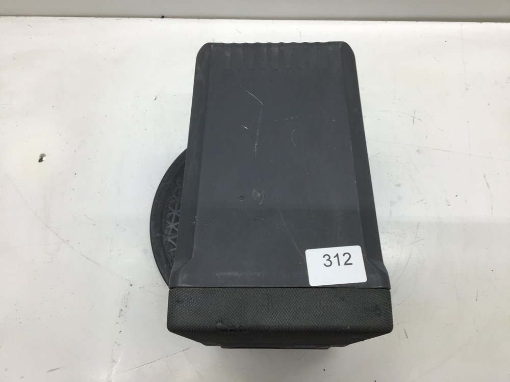 Yamaha AST-SC10 Speaker - Single