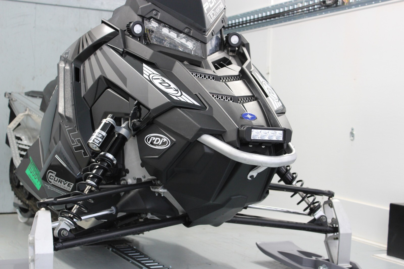 POLARIS SNOWMOBILE UNIVERSAL LED Auxiliary Light Bar w/Mount and Harness