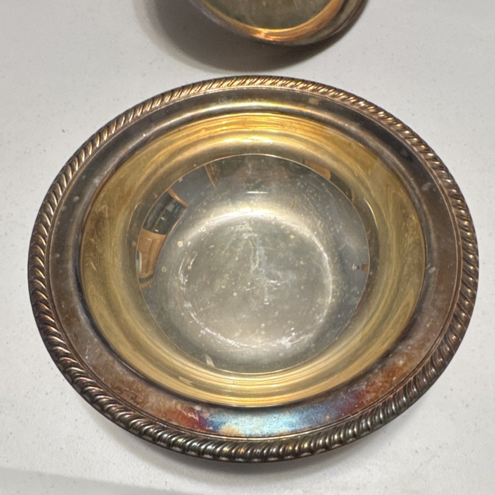 Wm. Rogers Silverplate Covered Bowl 862