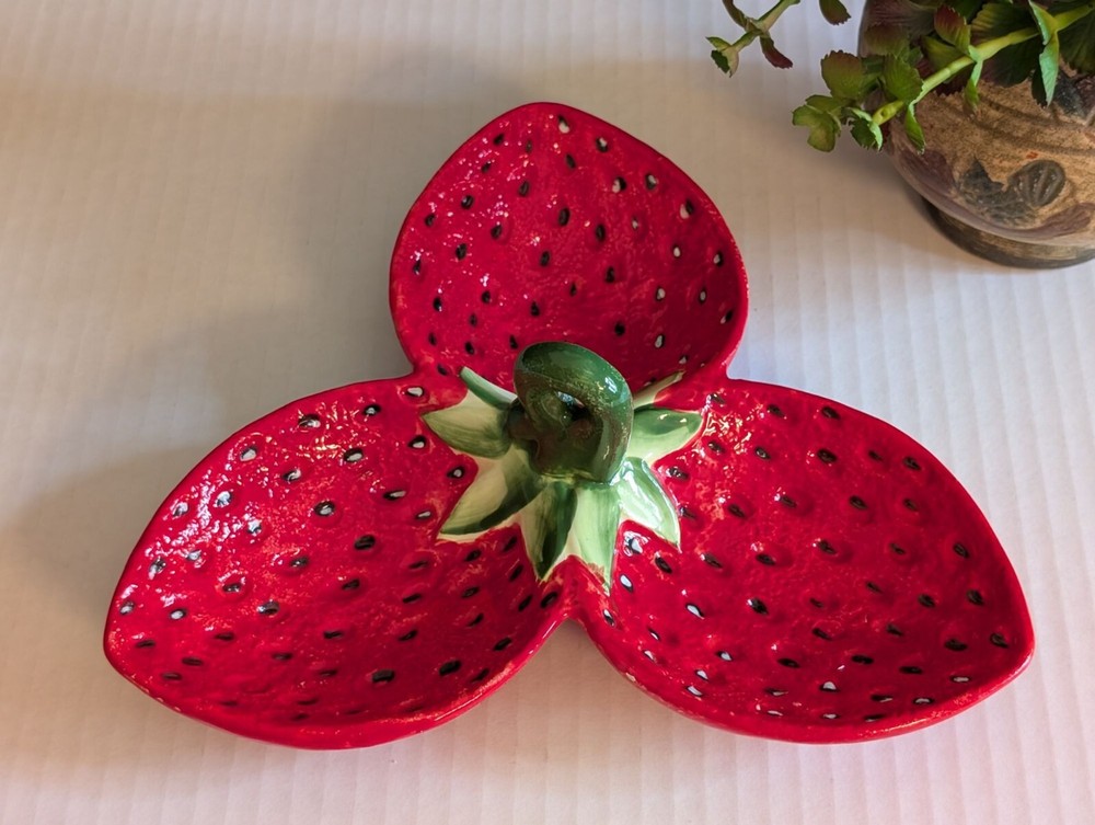Strawberry-Shaped Ceramic Divided Serving Tray With Green Leafy Handle 9"