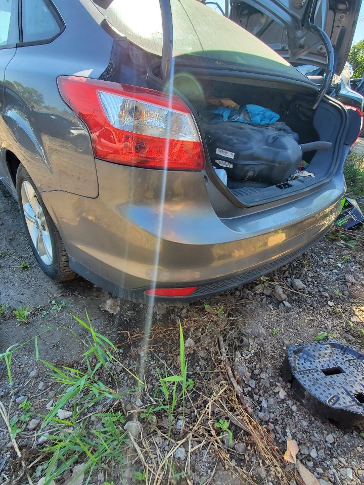 Engine ECM Electronic Control Module Gasoline VIN 2 Fits 12-13 FOCUS 1266044