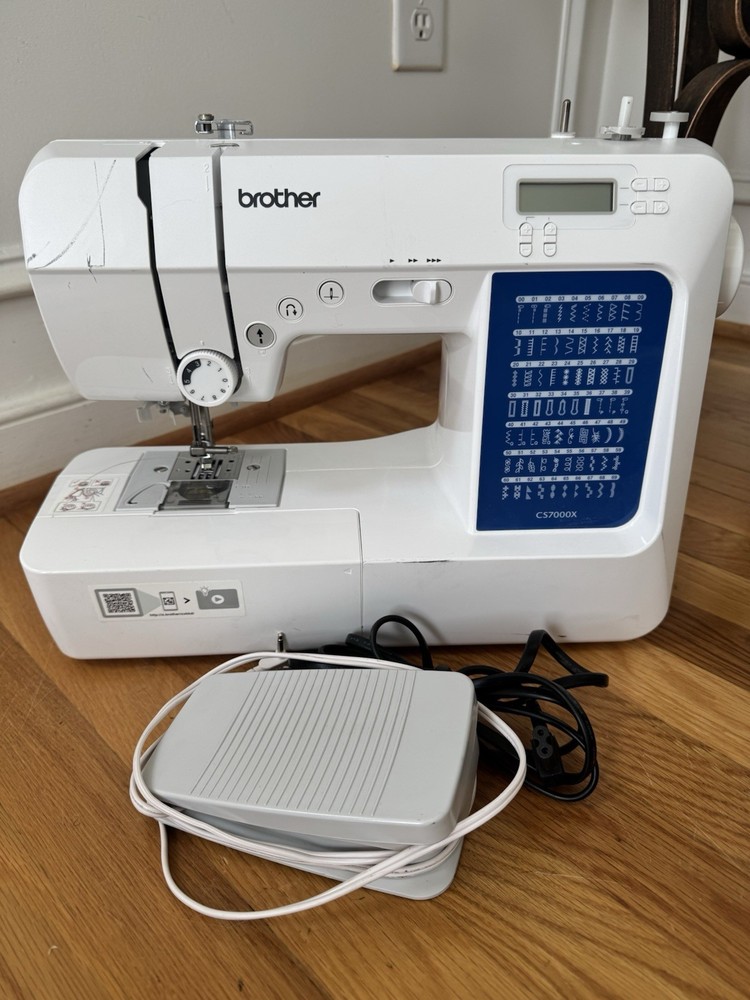 Brother CS7000X Computerized Sewing & Quilting Machine – Excellent Condition