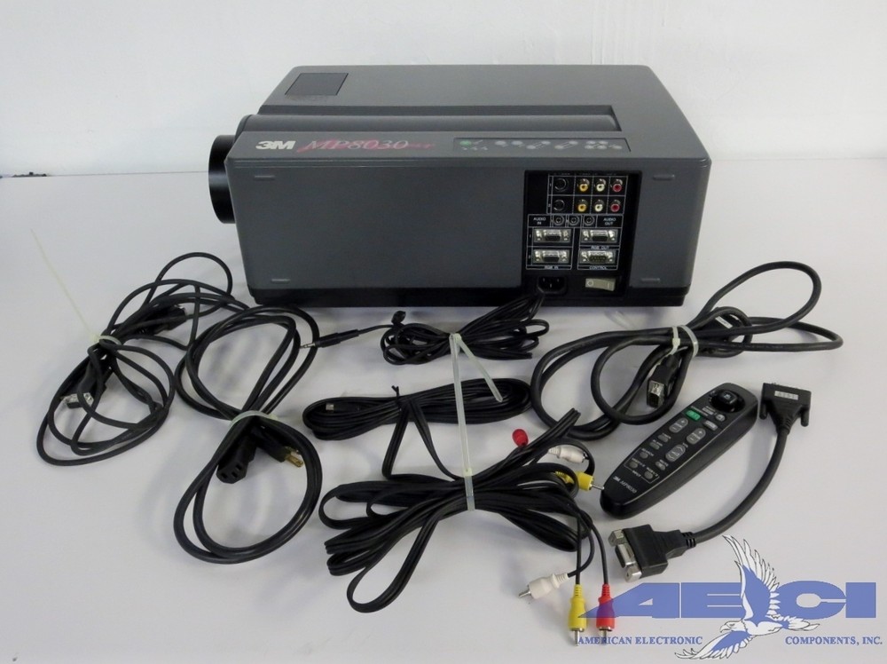 3M MP 8030 MULTIMEDIAL LCD PROJECTOR