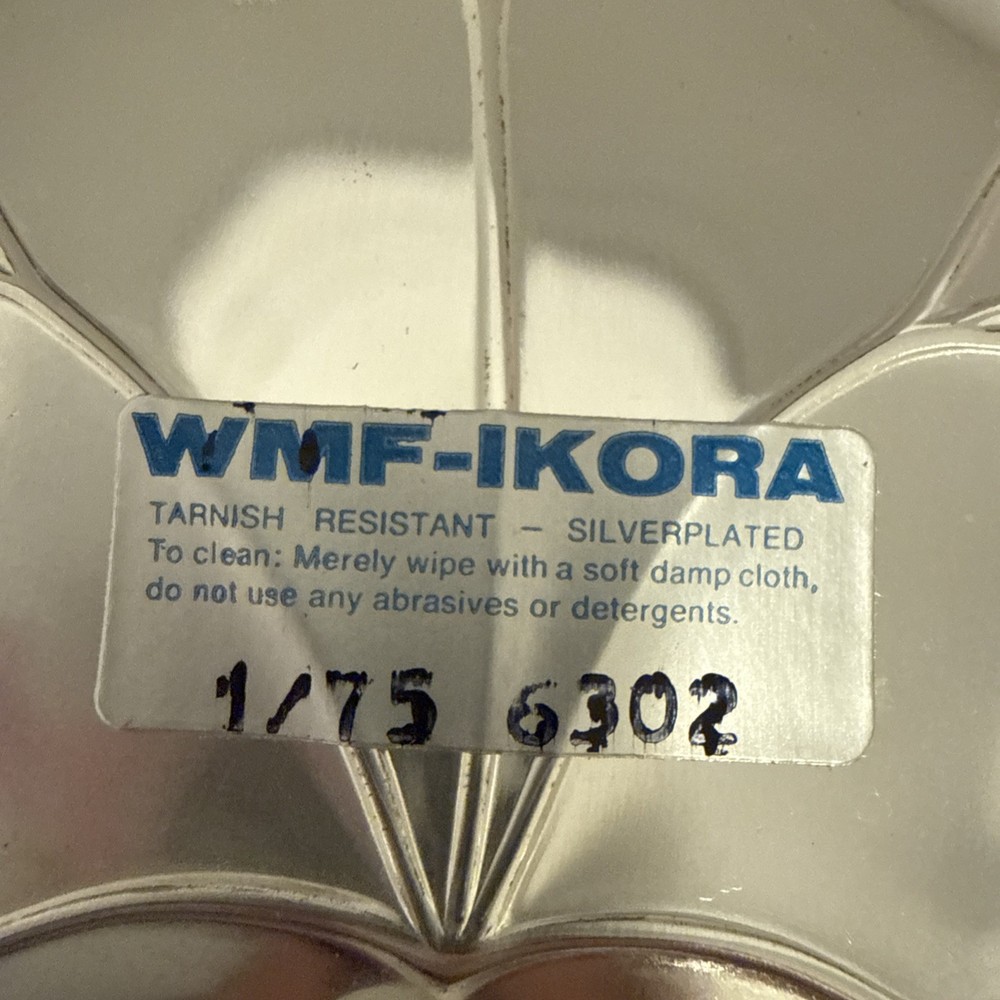 Silver Plated Decorative Dish Grape Leaf Footed By Ikora Vintage 1975. Beauty