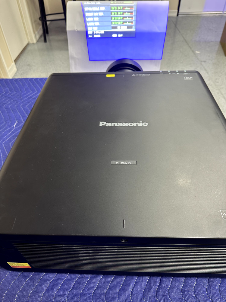PANASONIC PT-REQ80