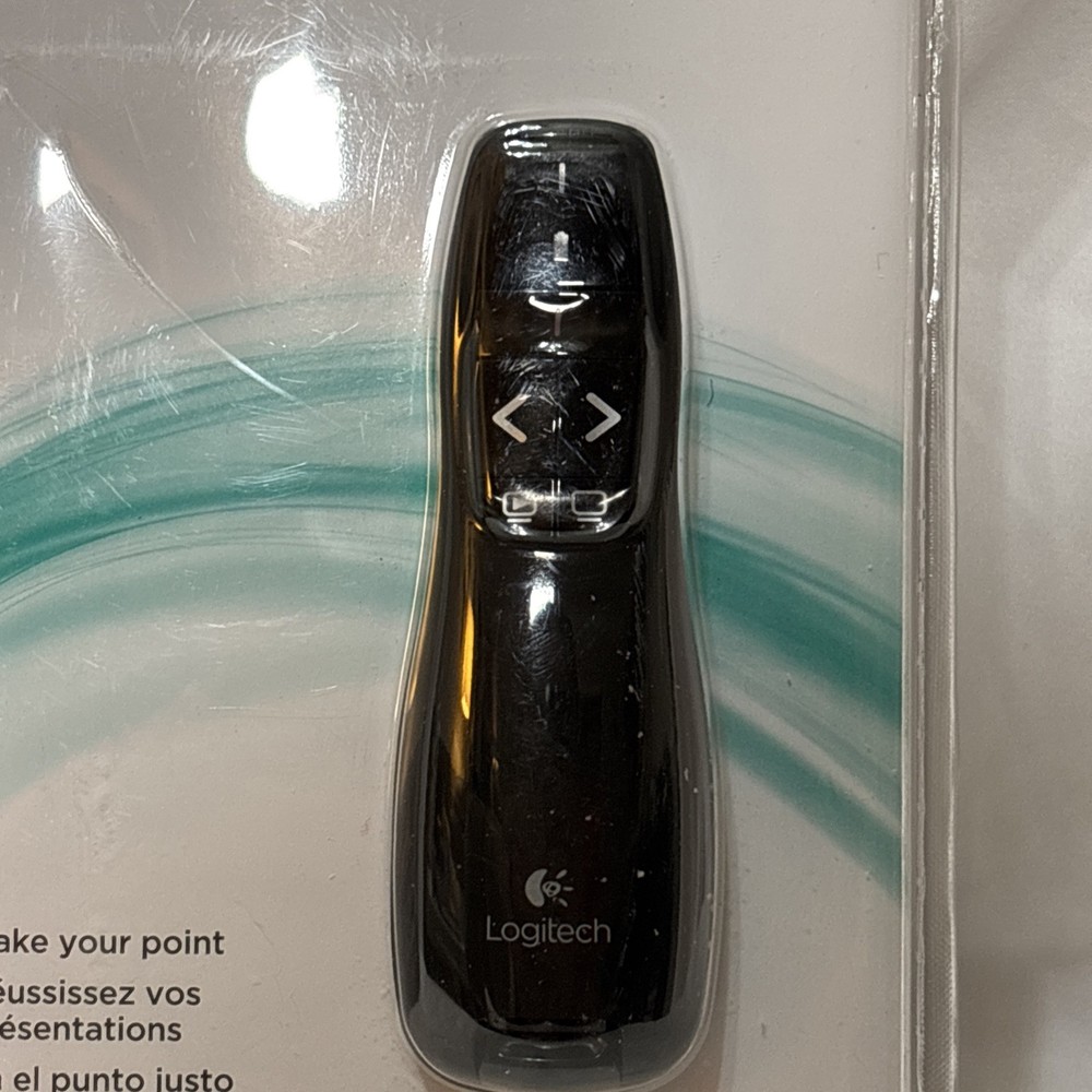 Logitech R400 Presenter Remote Control & Laser Pointer Black 910-001354
