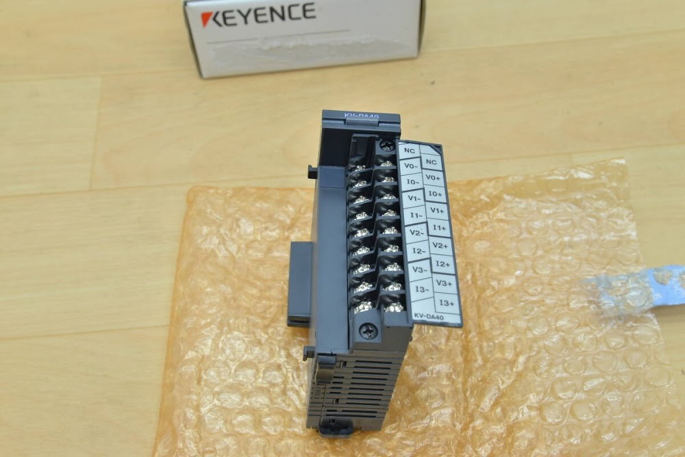 KEYENCE KV-DA40 PLC Digital Output Module USED