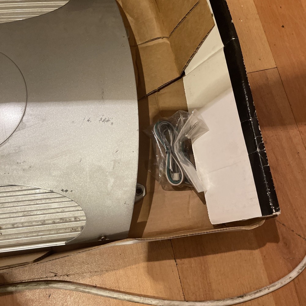 Planet Audio TR4200 In Box Untested