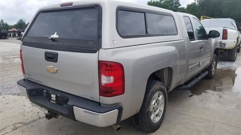 08 CHEVY SILVERADO 1500 HIGH MOUNTED STOP LIGHT