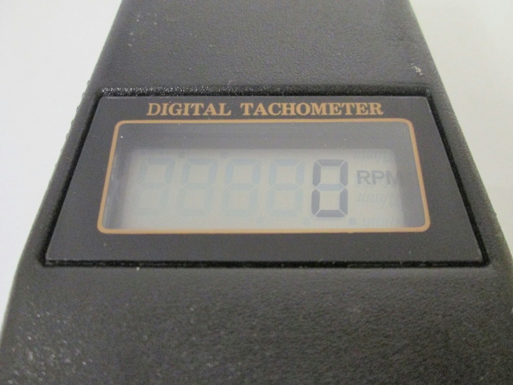 VWR 20904-010 Traceable Touchless Digital Tachometer W/Case