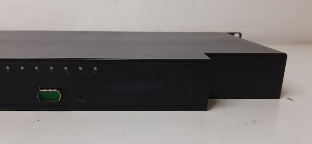 APC KVM 2G Enterprise Analog 2 Local Users 16 Port Rackmount KVM Console
