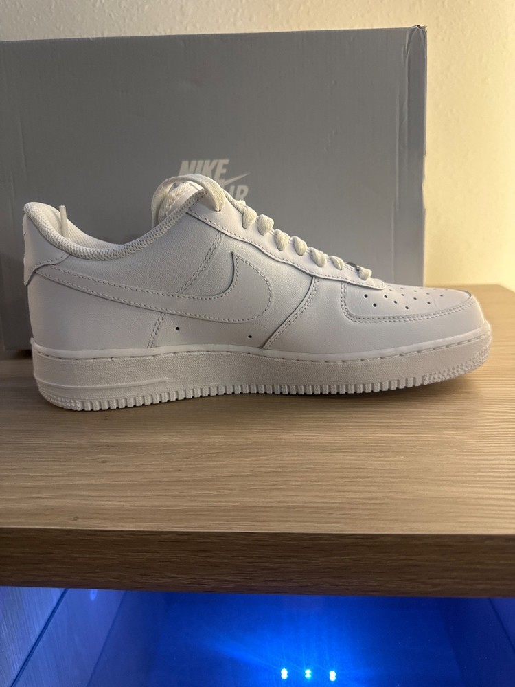 Size 10.5 - Nike Air Force 1 White