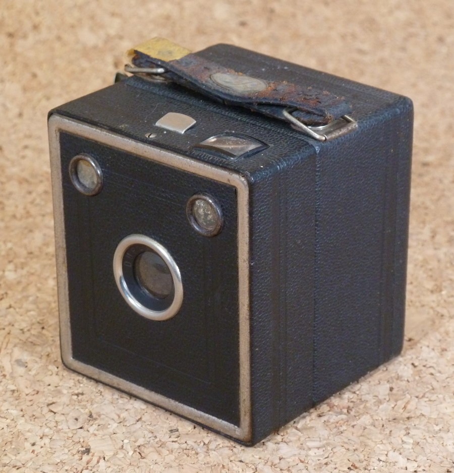 Vintage Eho Box 3x4cm Baby Box Camera (C.1932) - Nice original condition