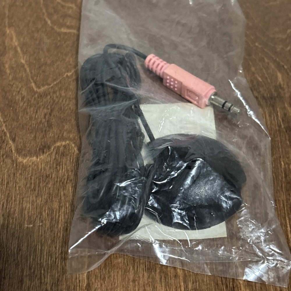 Labtec Model 7303 Wired Microphone 3.5mm Plug New In Plastic Bag