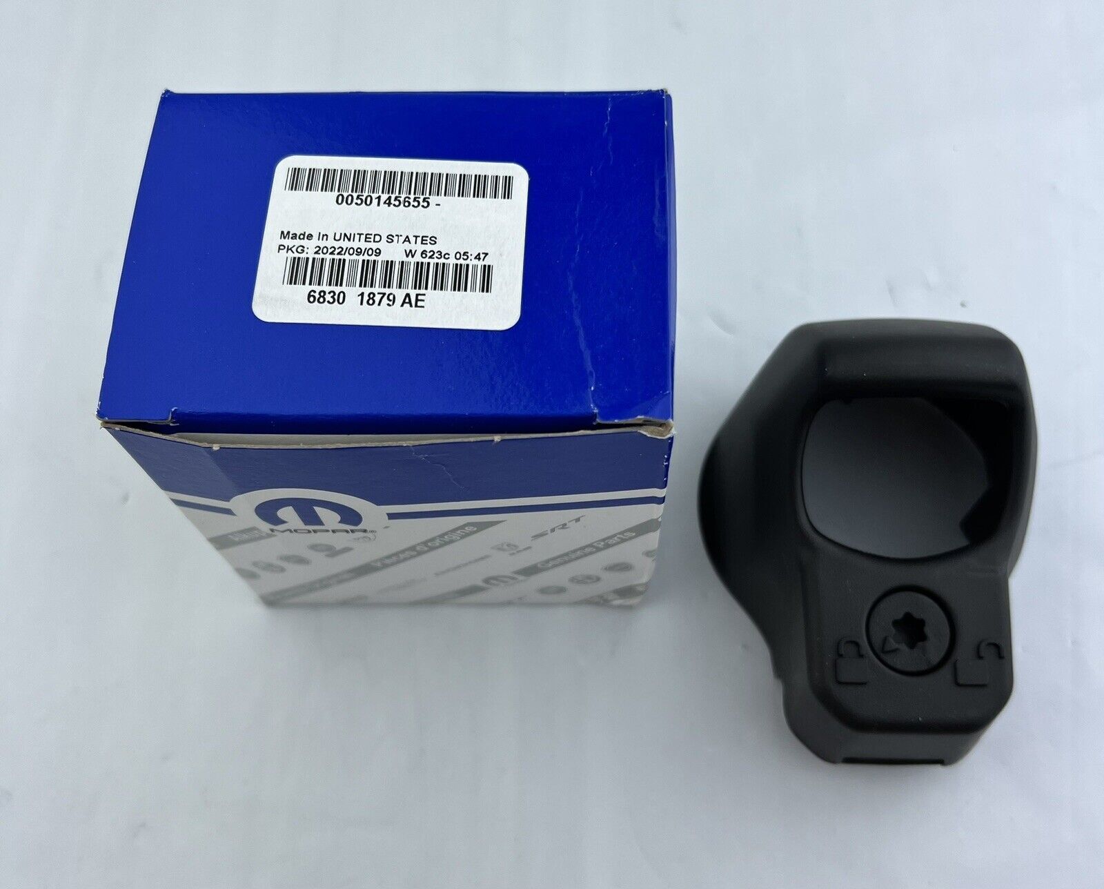 NEW 2018-2022 Jeep Wrangler JL Rear Back-up Camera COVER / BEZEL, OEM