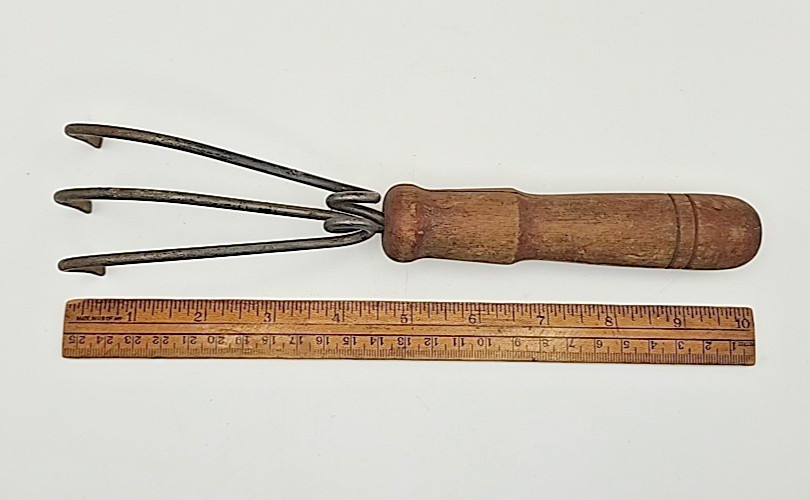 Vintage ~ Garden Tool~ Weeder~ Hand Cultivator ~Wood Handle-Rare Very Unique