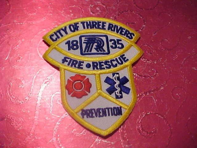 THREE RIVERS MICHIGAN FIRE DEPARTMENT PATCH SHOULDER SIZE UNUSED
