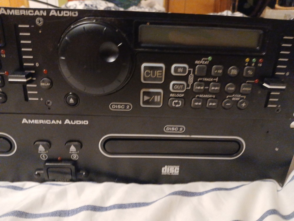 American Audio dcd-pro310 Professional Dj Controller & Dual Cd Player, No Cable