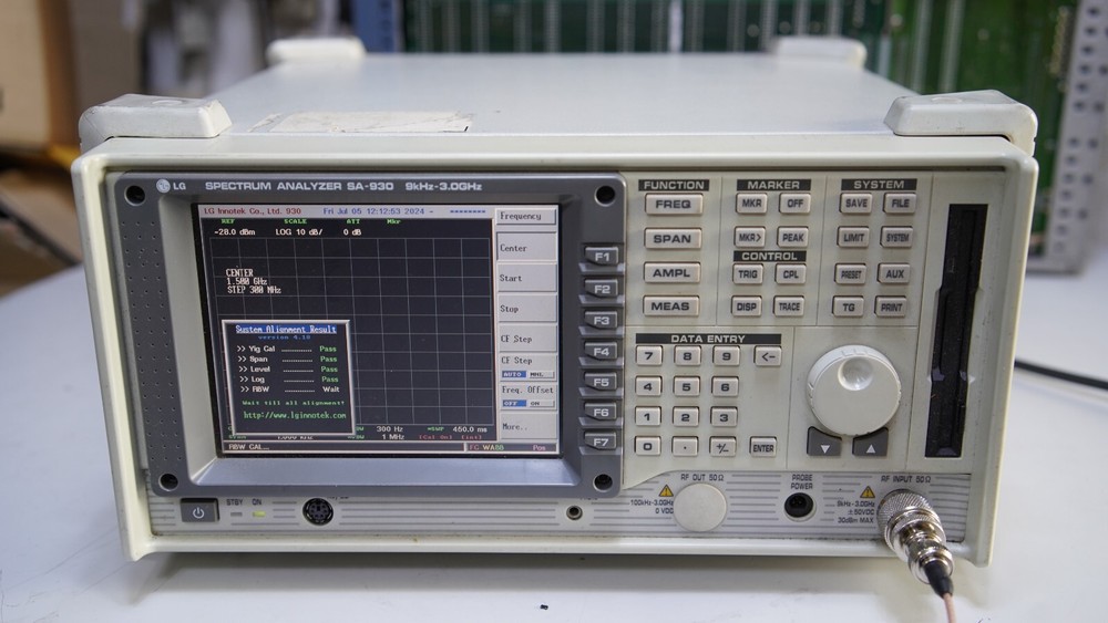 LG SA-930 9KHz-3.0GHz Spectrum Analyzer