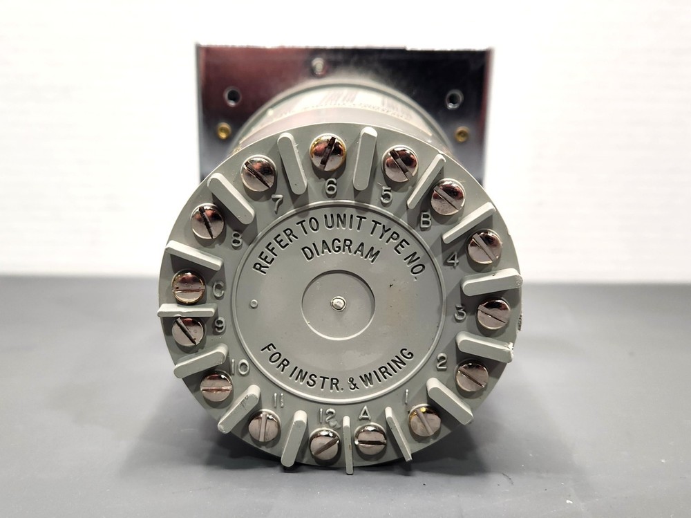 Eagle Signal Controls CX312A6 Electronic Reset Timer Counter 240 VAC Untested