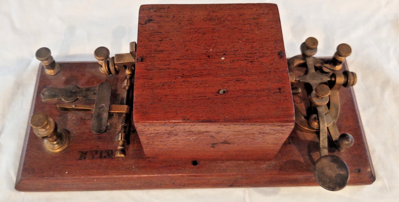 Antique NICE 1880s J.H. Bunnell Boxed Sounding Relay & Key Telegraph Set 150 Ohm
