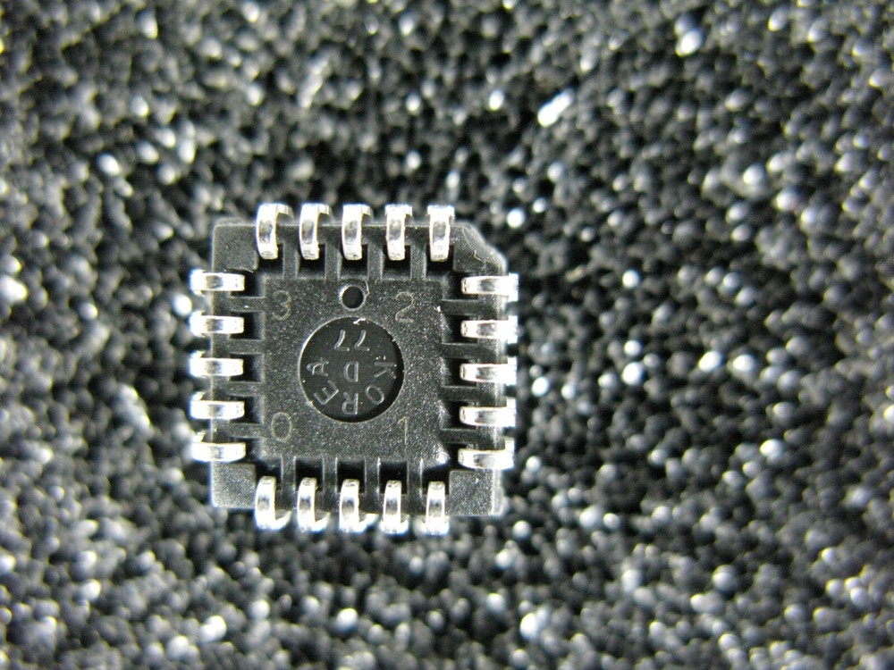 (5) Erased ATF16V8B-25JC High-performance EE PLD