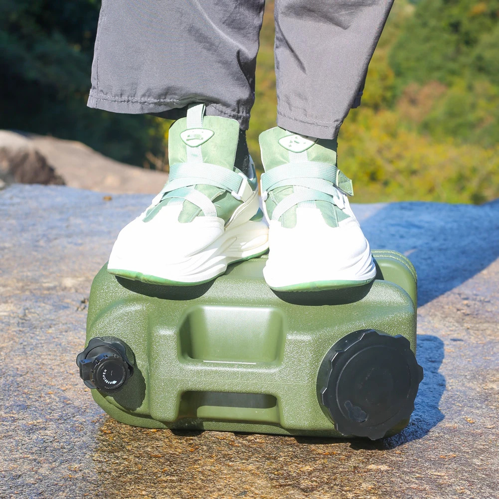 7 Gallon Water Jug, Camping Water Container BPA Free Water Storage with Spigot N