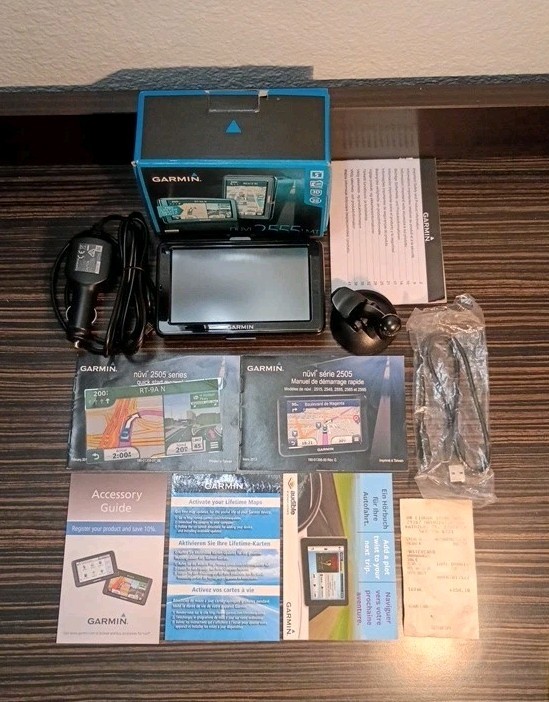 Garmin NUVI 2505 Series Navigation with Mount + Charger Bundle WORKS