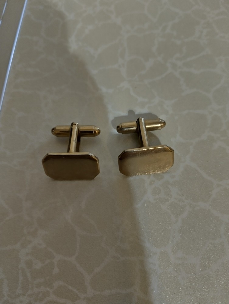 Gold Tone Cuff Link Rectangle Set
