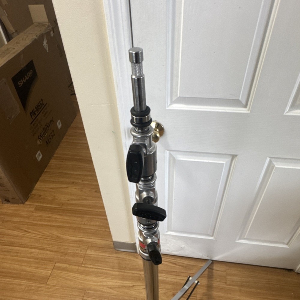 Matthews Baby Digital STD 3X Riser Light Stand 387032