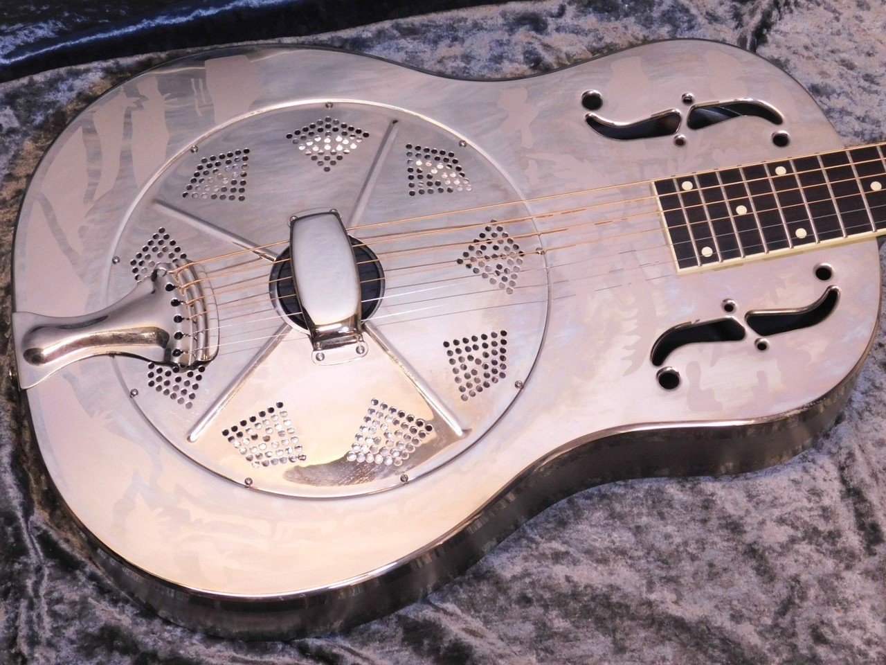 National Style O 2008 silver resonator guitar