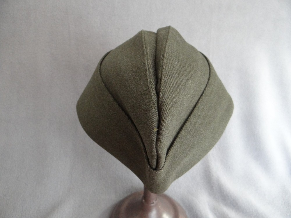 WWII US Marine Corps Officers Overseas Cap with Pin Back Captain Bar, USMC