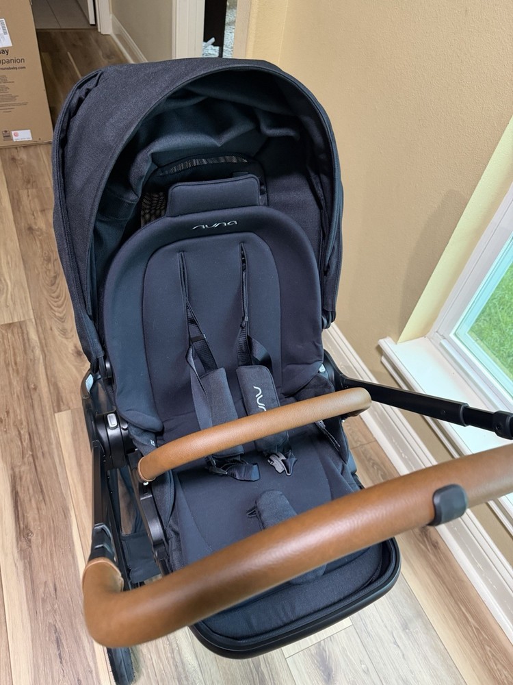 Nuna Triv next Stroller