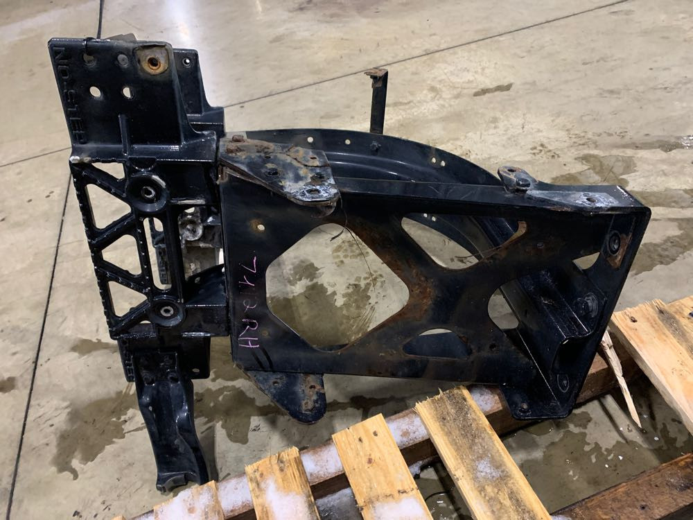 2016 Peterbilt 579 Frame Step (722-10190)