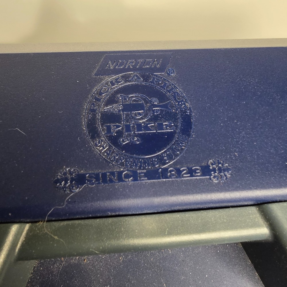 Norton IM83 Portable Waterstone Sharpening System